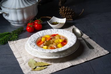 Kapusniak Lezzetli Polonya lahana turşusu çorbası