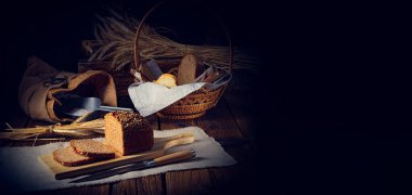 Nemli toptan ekmek, ezilmiş ya da bütün tahıl