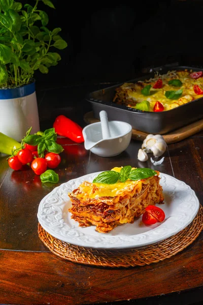 Lahodné Lasagne Boloňskou Bešamelovou Omáčkou — Stock fotografie