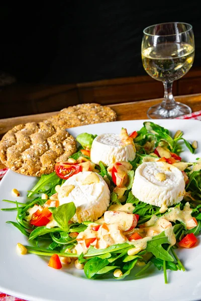 Salade Roquettes Fromage Chèvre Vinaigrette Miel — Photo