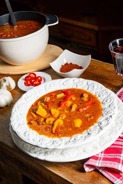 Deliciosa Sopa Gulash Estilo Húngaro — Foto de Stock