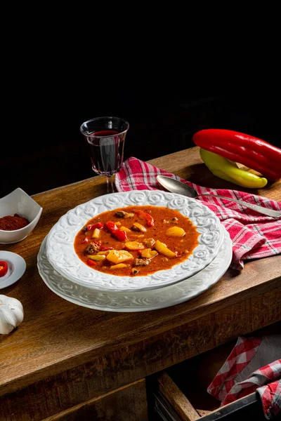 Delicious Hungarian Style Goulash Soup — Stock Photo, Image