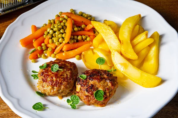 Boulettes Viande Maison Avec Frites Légumes — Photo