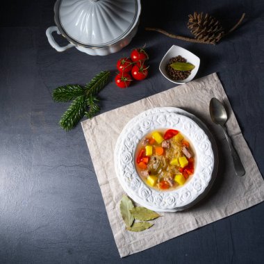 Kapusniak Lezzetli Polonya lahana turşusu çorbası