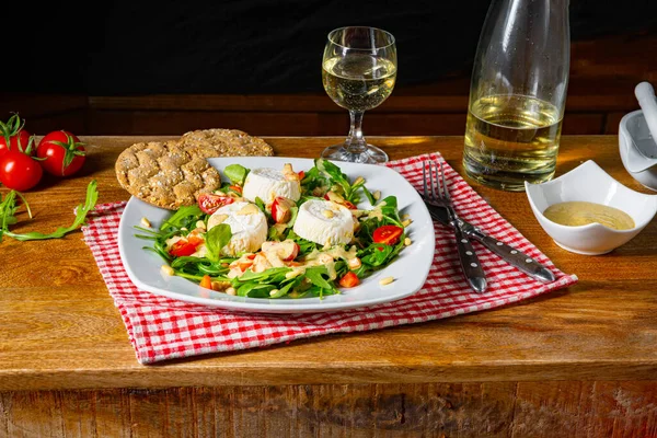 Salade Roquettes Fromage Chèvre Vinaigrette Miel — Photo