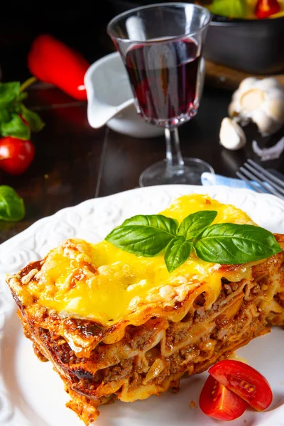 Deliziose Lasagne Con Salsa Bolognese Bechamel — Foto Stock