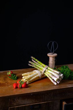 Masada yeşil ve beyaz kuşkonmaz