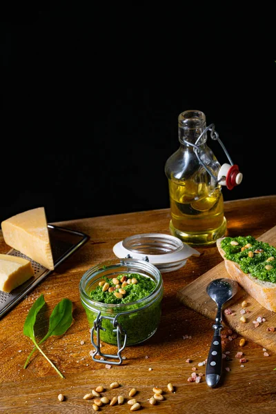 Delizioso Pesto All Aglio Selvatico Con Pinoli — Foto Stock