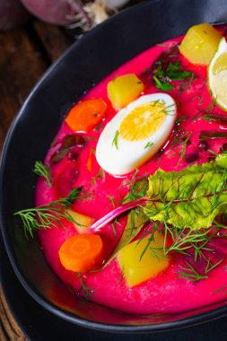 Botwinka Polonya bahar pancar çorbası