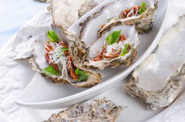 Oesters met Parmezaanse kaas — Stockfoto