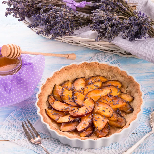 Nectarine tarte with honey — Stock Photo, Image