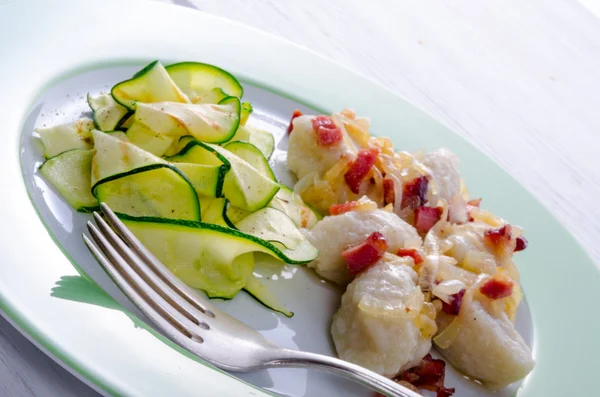 Schlesiska dumplings med zucchini — Stockfoto