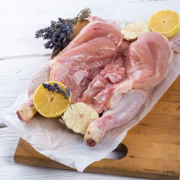 Trimming Chicken — Stock Photo, Image