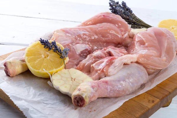 Trimming Chicken — Stock Photo, Image