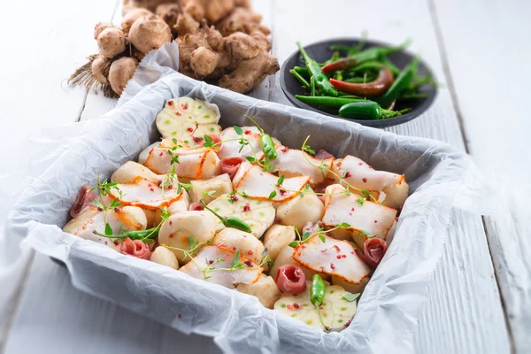 Jerusalem artichoke, gratin with ham and chili — Stock Photo, Image