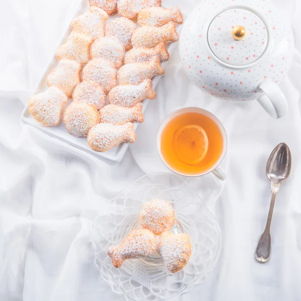 Galletas de madeleines recién horneadas — Foto de Stock