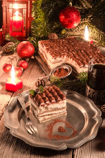 Kerstmis Tiramisu op tafel — Stockfoto