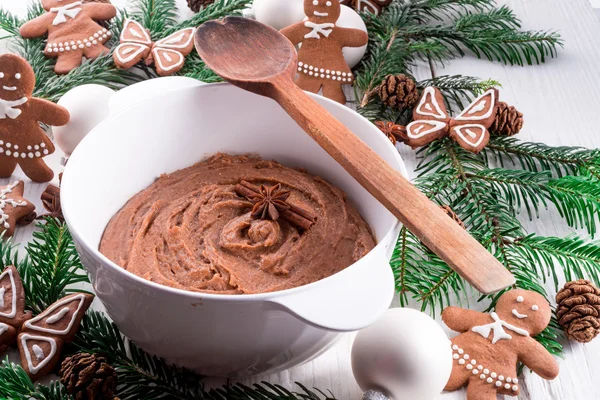 Pepparkaksdeg i skål — Stockfoto