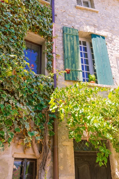 Cidade velha em Provence vista — Fotografia de Stock