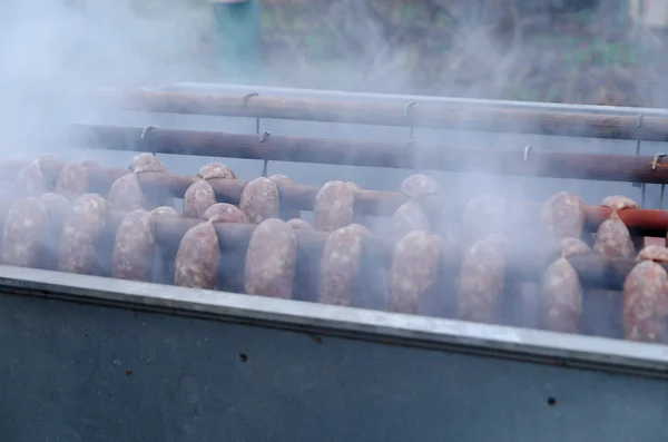 吸烟与肉类烤箱 — 图库照片