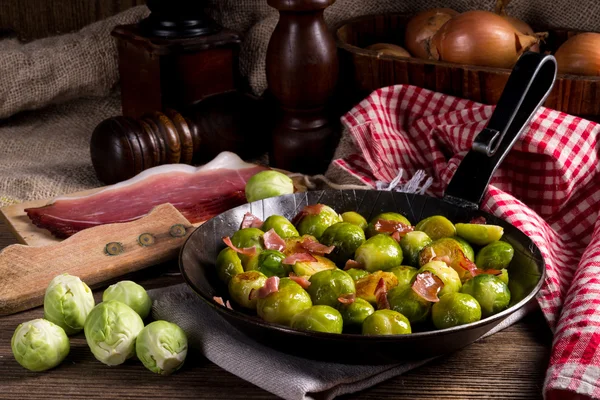 Honey caramelized brussels sprouts — Stock Photo, Image