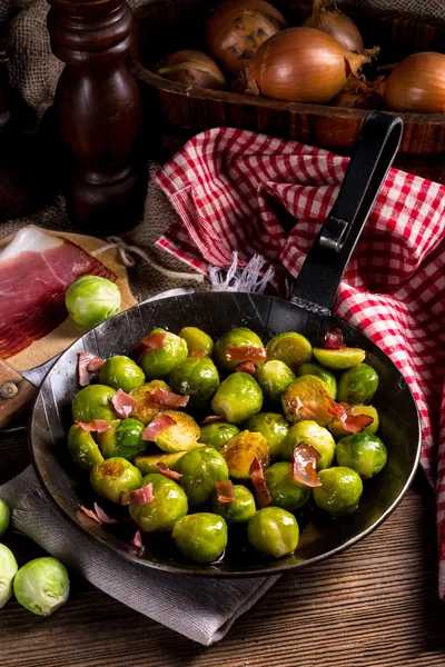 Germogli di Bruxelles caramellati al miele — Foto Stock