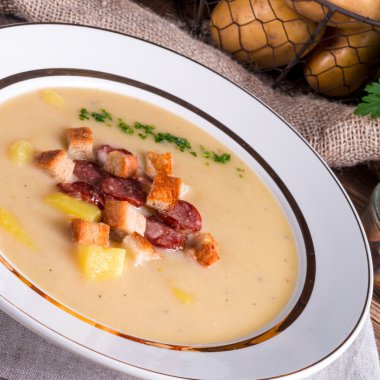 Patates çorbası yakın çekim