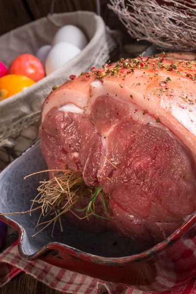 Raw Easter roast and eggs — Stock Photo, Image