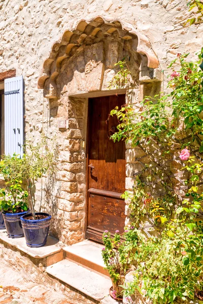 Vista da casa em provence — Fotografia de Stock