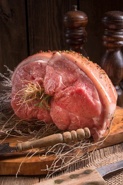 Raw rustic roast — Stock Photo, Image