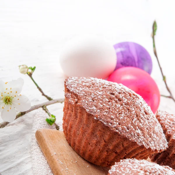 Choklad muffins på bordet — Stockfoto