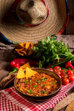 Chili con Carne domates ile