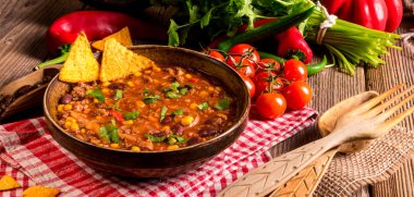 Chili con Carne domates ile