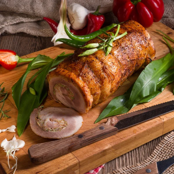 Rulade de carne con relleno de alium de oso —  Fotos de Stock