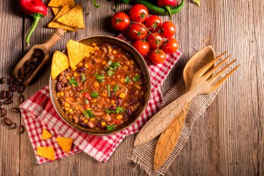 Chili con Carne domates ile