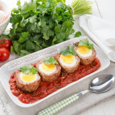 İskoç yumurtalarının plaka üzerinde