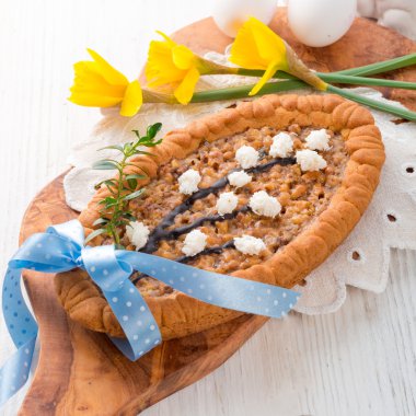 Lehçe Mazurek Paskalya için dekore edilmiştir.