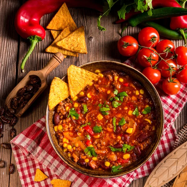 Chili con Carne domates ile