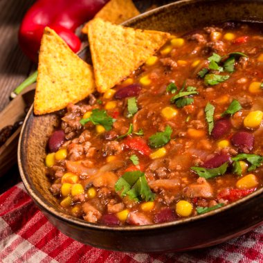 Chili con Carne domates ile