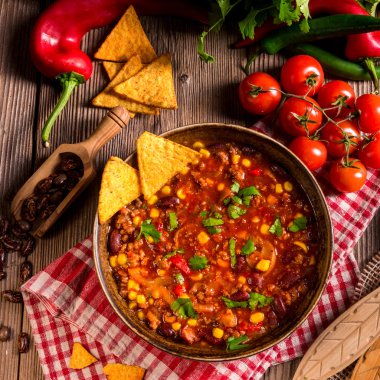 Chili con Carne domates ile