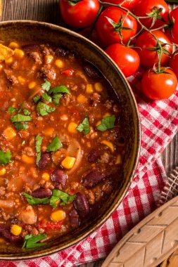 Chili con Carne domates ile