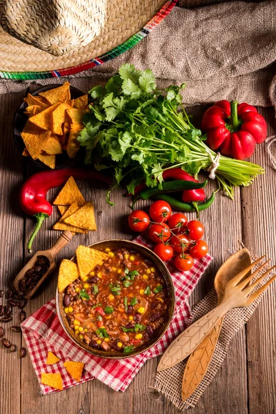 Chili con Carne domates ile