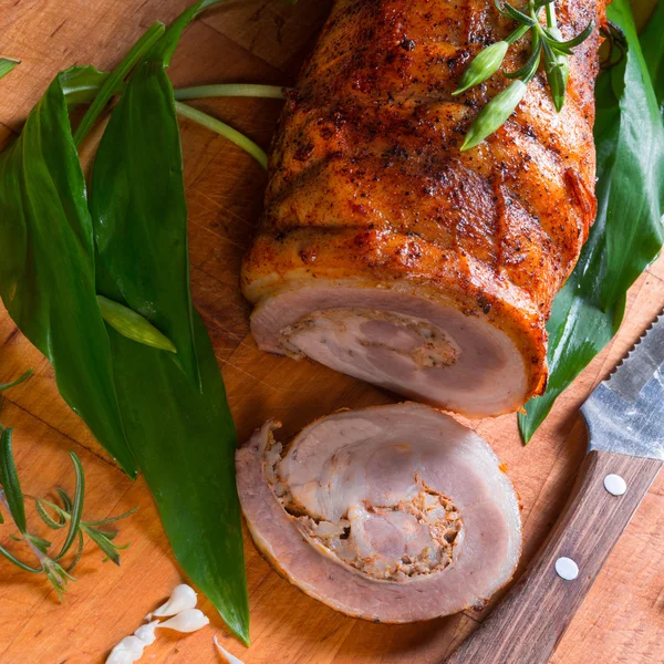 Ayı kuyruğu dolgulu et roulade