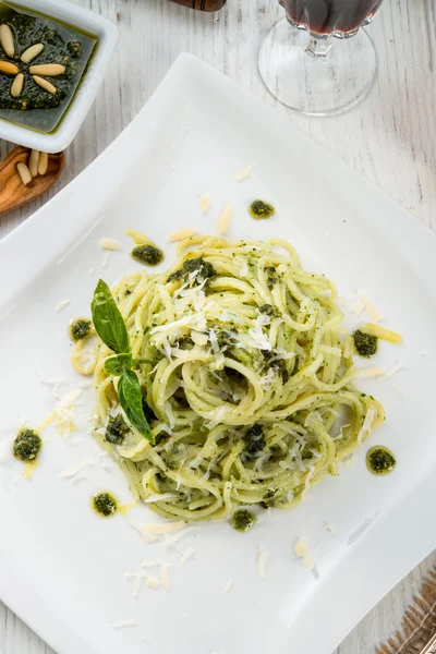 Pasta al pesto alla genovese — Foto Stock