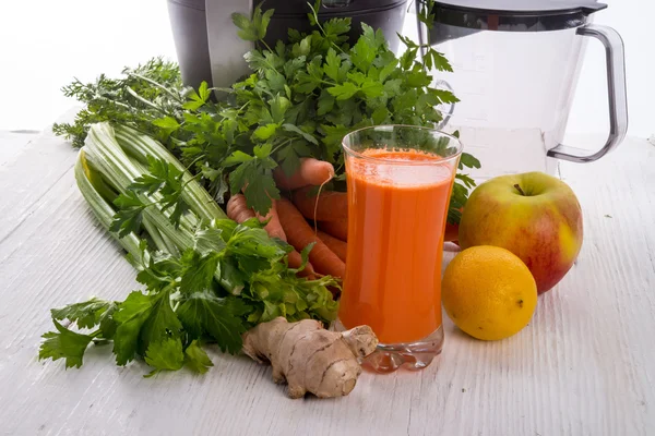 Świeże soki warzywne — Zdjęcie stockowe