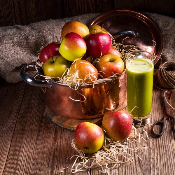 Čerstvá Jablečná šťáva — Stock fotografie