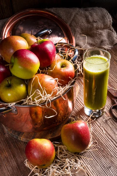 新鮮なリンゴ ジュース — ストック写真
