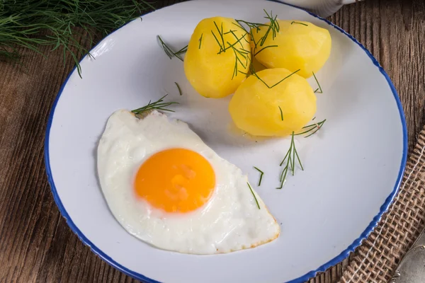 Batata de endro com leitelho — Fotografia de Stock