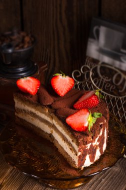 leziz Tiramisu çilek ile