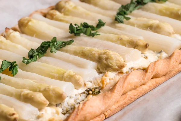 Asparagus tart with feta cheese — Stock Photo, Image